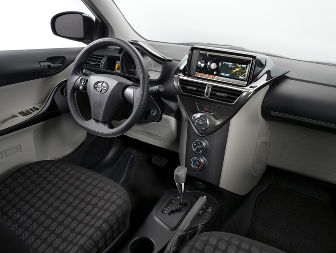 Toyota готовит к запуску новый электромобиль